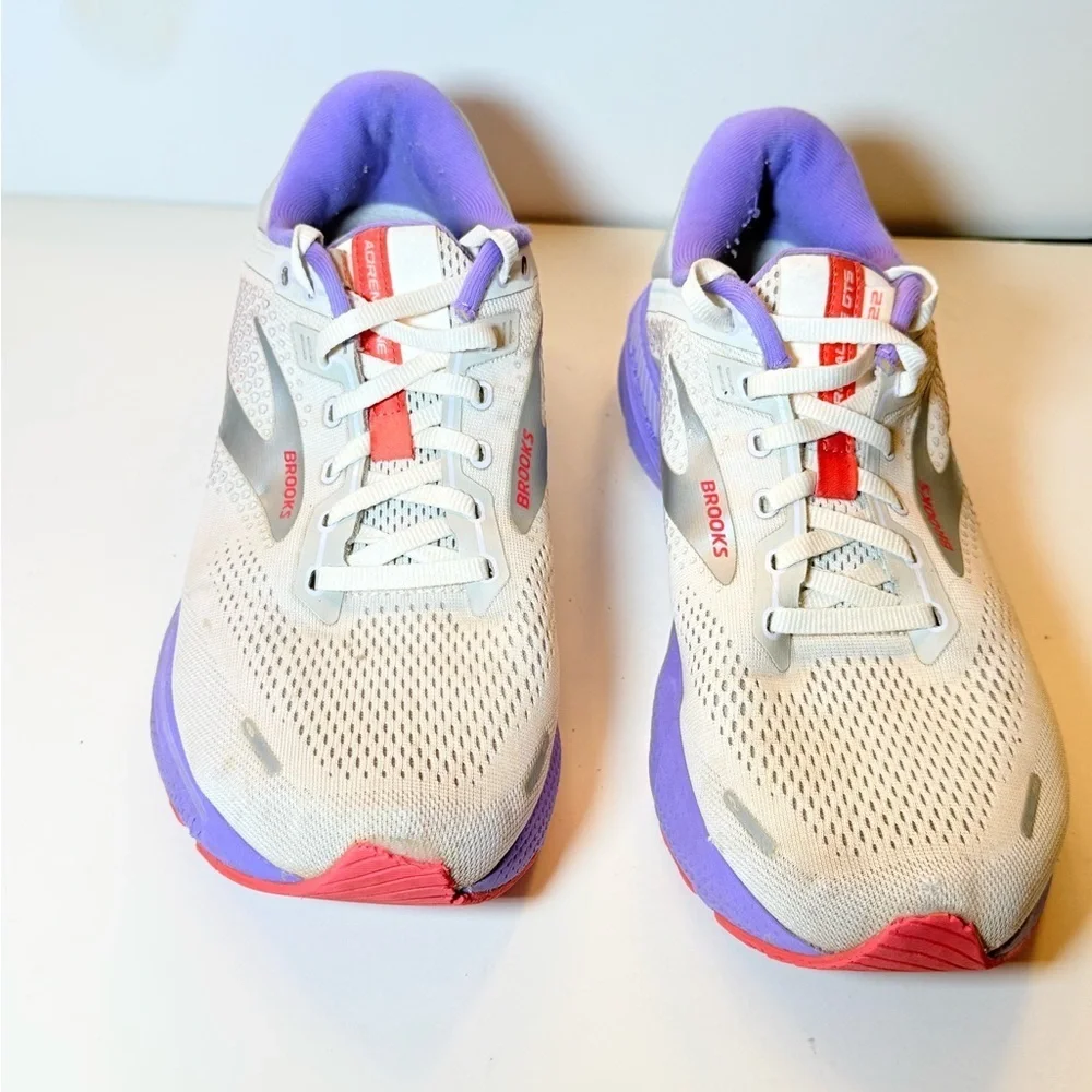 Brooks Women's Athletic Shoes - White and Purple
